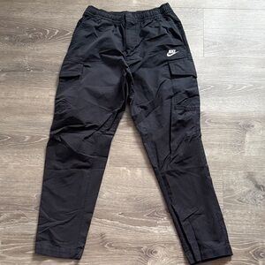 Nike cargo light pants